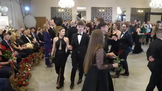 Polonez, elegancja i wzruszenie