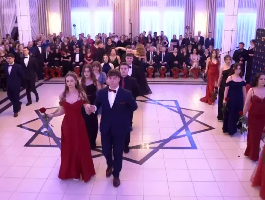 Bal maturalny w siedleckiej "Kolejówce"