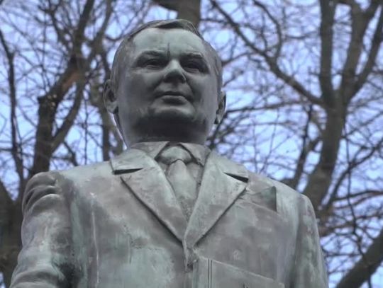 Dewastacja pomnika Lecha Kaczyńskiego w Siedlcach
