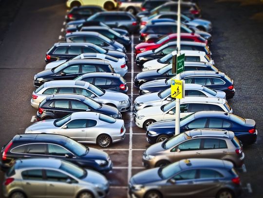 Dochodzenie odszkodowania za szkody wyrządzone na parkingu