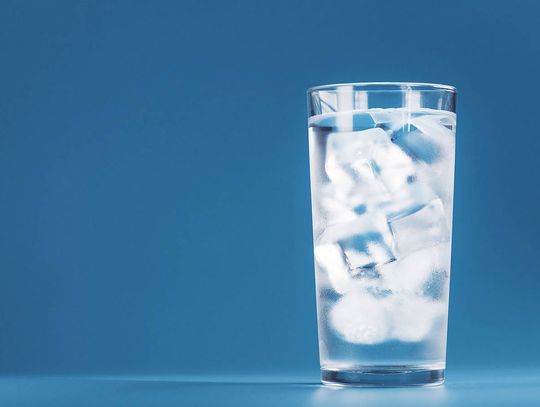 Jak wybrać foremkę do kostek lodu?