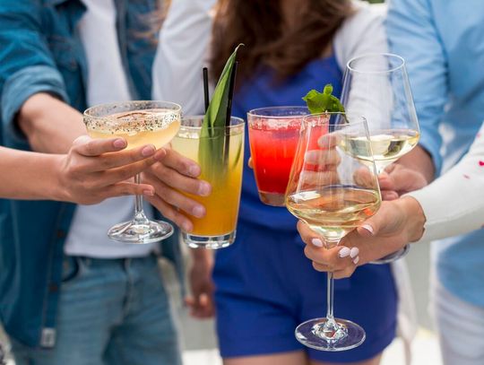 Jak zorganizować cocktail party w domu?