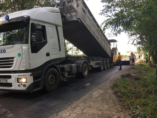 KOLEJNE PIENIĄDZE NA REMONTY DRÓG W POWIECIE SIEDLECKIM