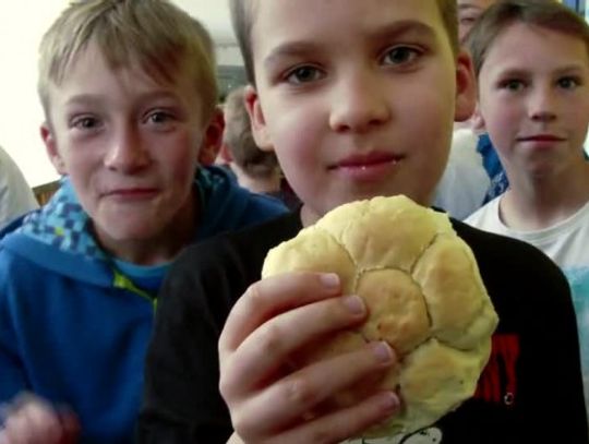Koniec ze „śmieciowym” jedzeniem w szkołach
