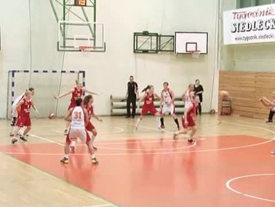 Koszykarki grały z SMS Łomianki