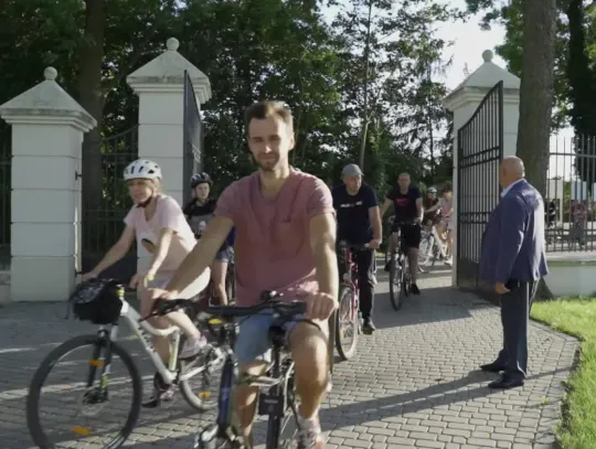 Międzypokoleniowy rajd rowerowy zakończył się w Ostrówku