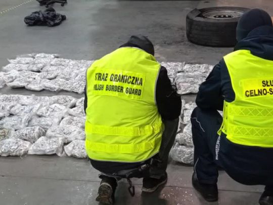 Narkotyki w kołach zapasowych tira