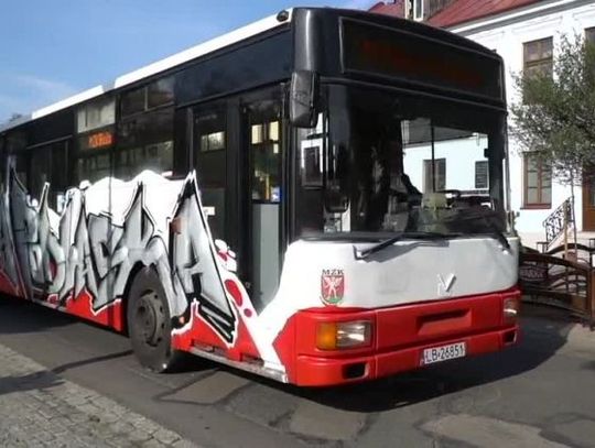 Patriotyczne autobusy na bialskich ulicach