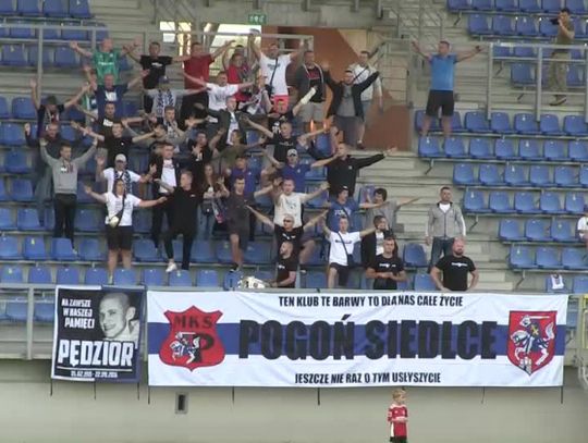Piłkarze siedleckiej Pogoni ucieszyli swoich kibiców.