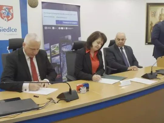 Podpisanie umów w Urzędzie Miasta