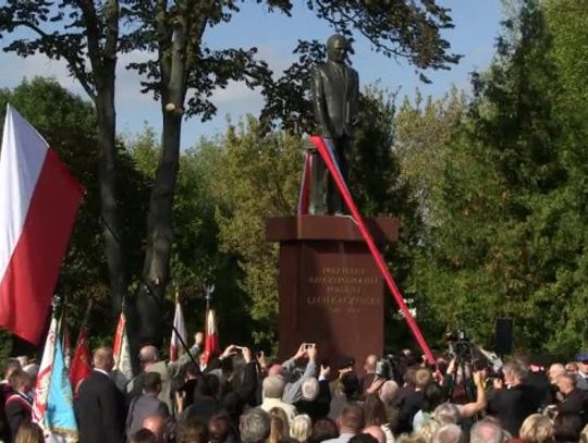 Pomnik Lecha Kaczyńskiego odsłonięty