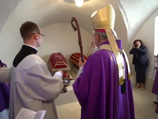 Ponowny pochówek dwóch biskupów janowskich