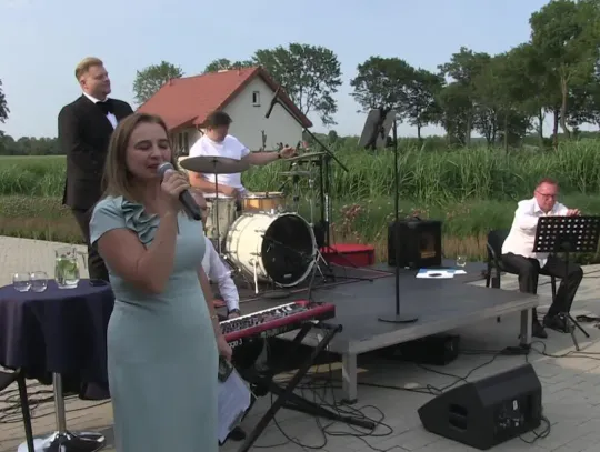 Potańcówka dla seniorów w Ostrówku
