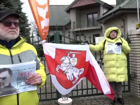 Protest pod Konsulatem Białorusi w Białej Podlaskiej