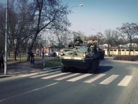Przejazd kolumny wojskowej przez Siedlce.