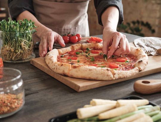 Przyprawy do pizzy, które najlepiej podkreślą jej smak