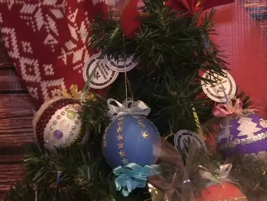 Sprzedaż charytatywna bombek na rzecz Domu Dziecka w Kisielanach