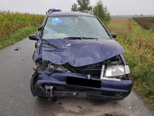 Uderzył w zaparkowane auto