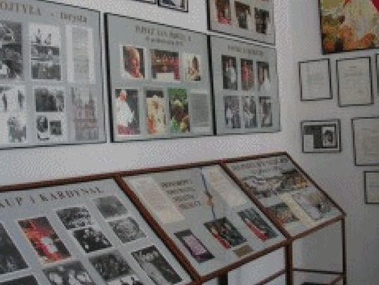 Zachęcamy do zwiedzania Muzeum Jana Pawła II