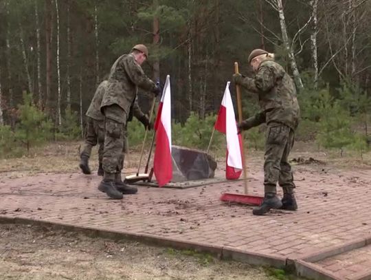 Żołnierze dbają o miejsca pamięci o AK