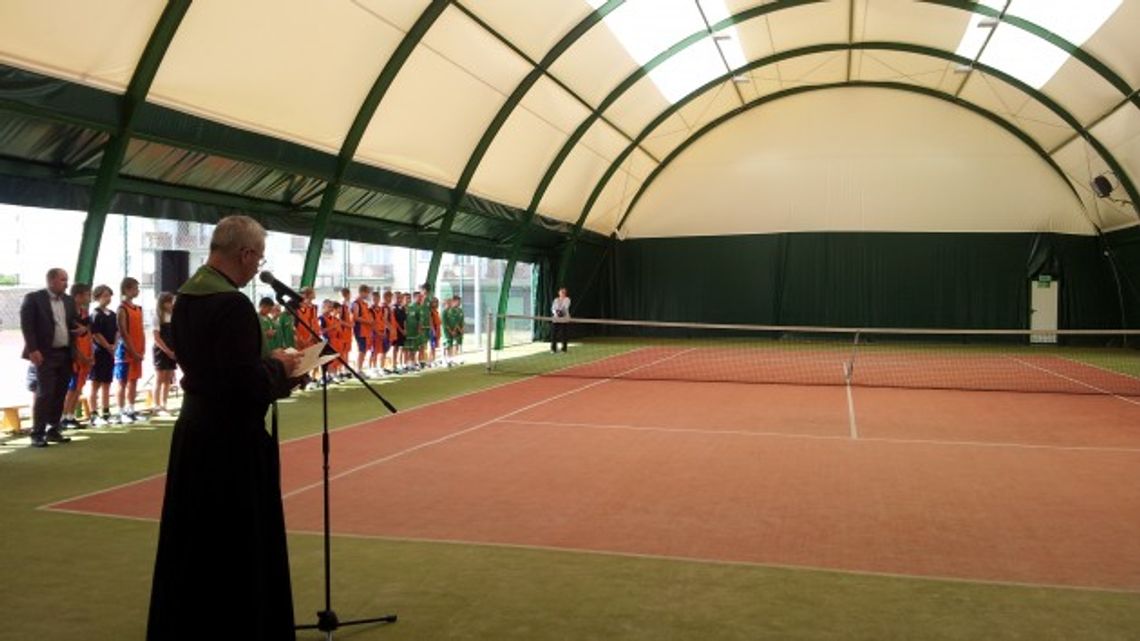 Kort tenisowy oficjalnie otwarty 