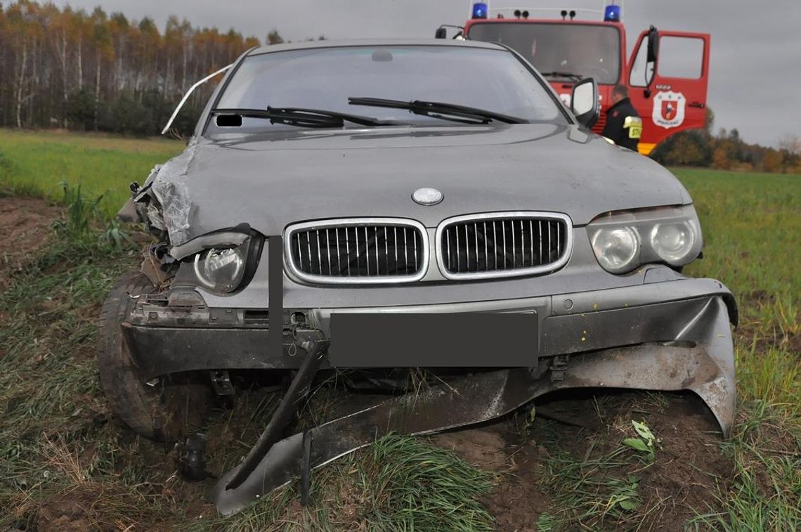 Najechał na jadące przed nim auto