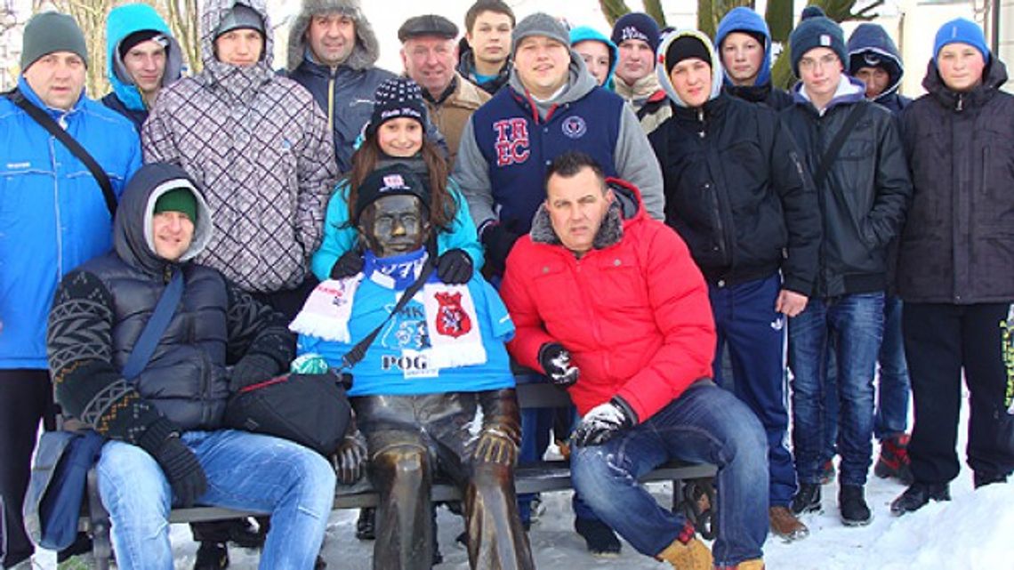 Ubieramy pomniki bo zimno Ubieramy pomniki bo zimno