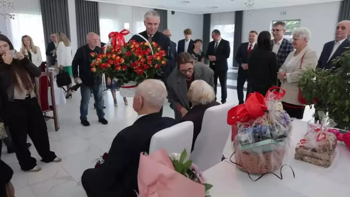 Wyjątkowe święto – Pani Tekla Radzikowska obchodziła setne urodziny Wyjątkowe święto – Pani Tekla Radzikowska obchodziła setne urodziny